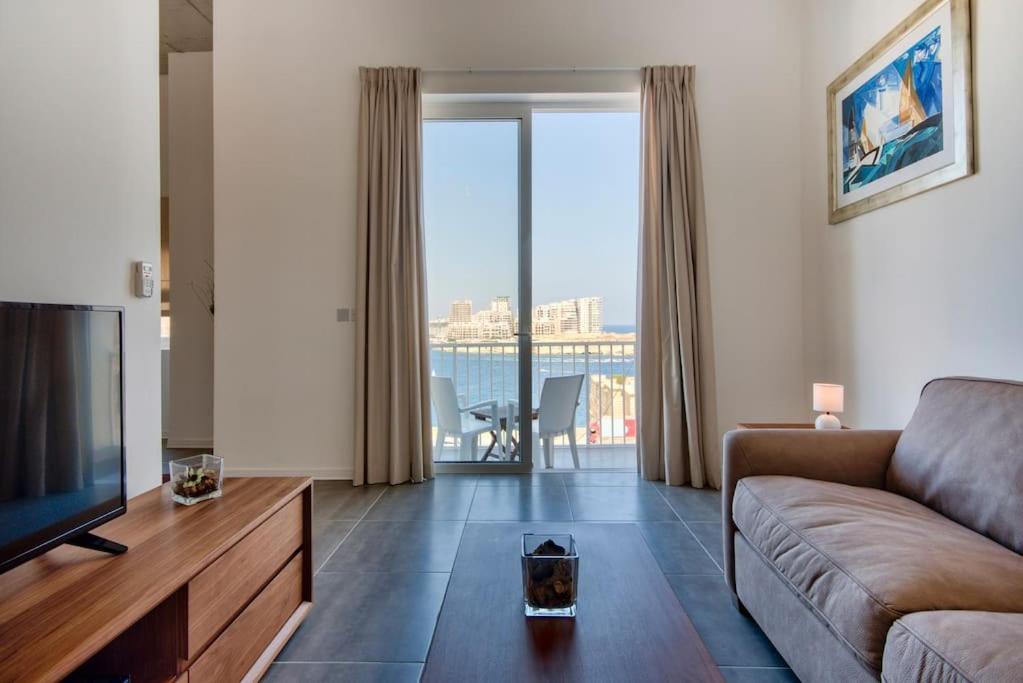 Vallettastay - Harbor View Gem -Sea View 2 Bed Apt Buitenkant foto