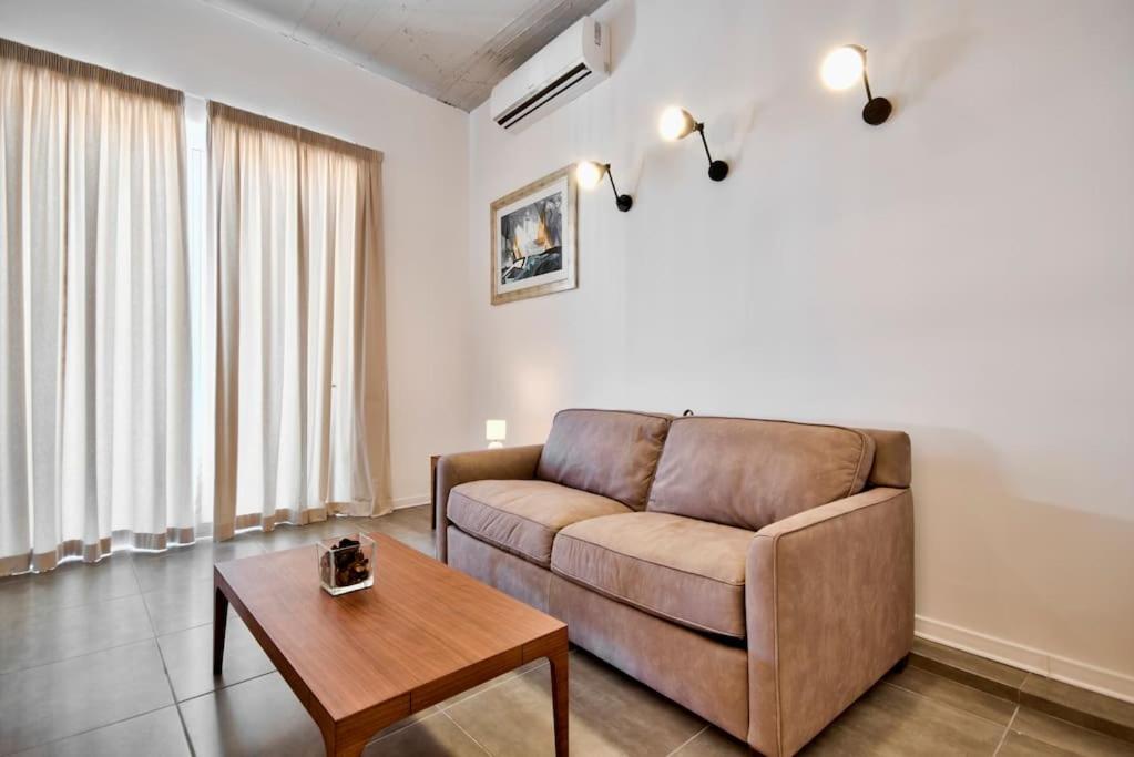 Vallettastay - Harbor View Gem -Sea View 2 Bed Apt Buitenkant foto