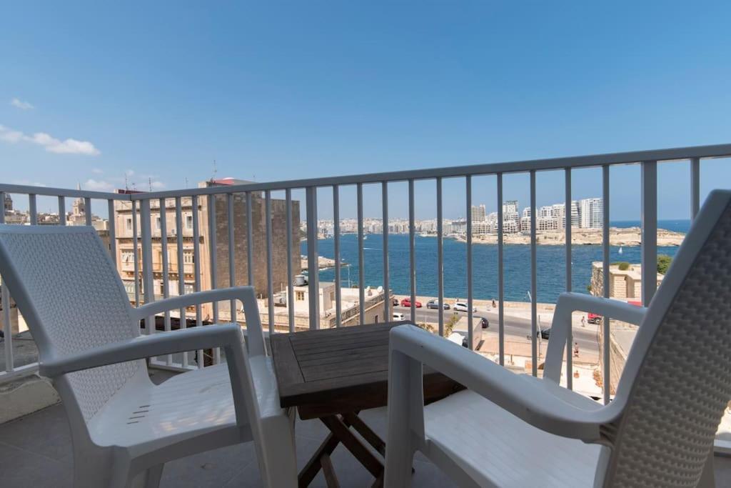Vallettastay - Harbor View Gem -Sea View 2 Bed Apt Buitenkant foto